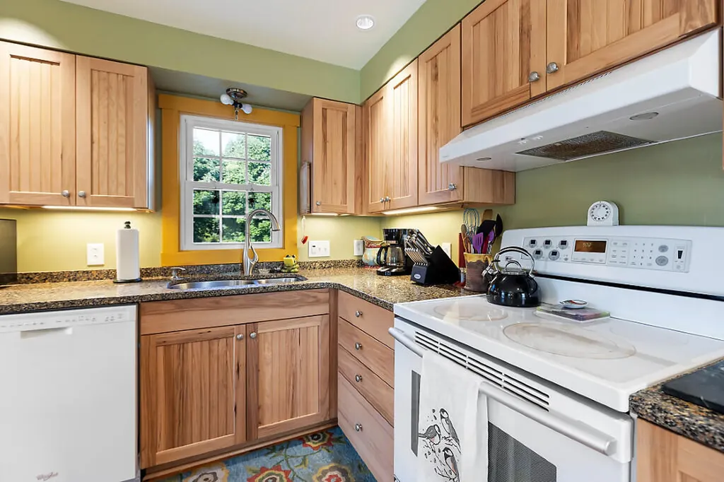444 W Auburn Road Auburn ME 04210