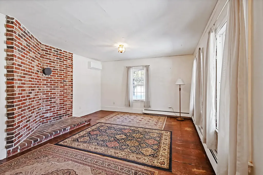 444 W Auburn Road Auburn ME 04210