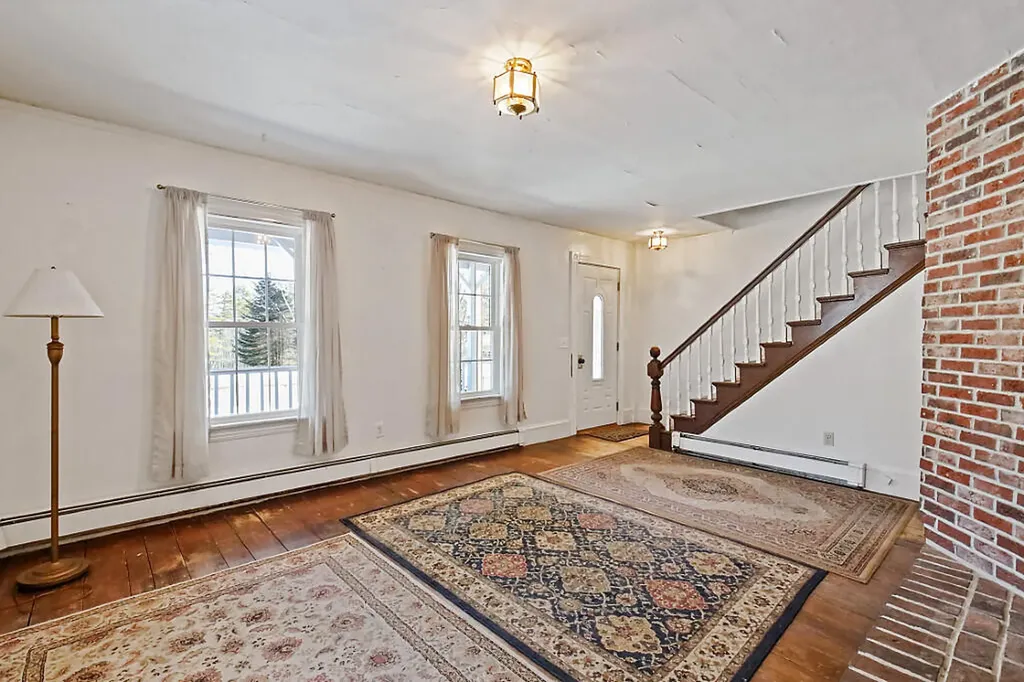 444 W Auburn Road Auburn ME 04210