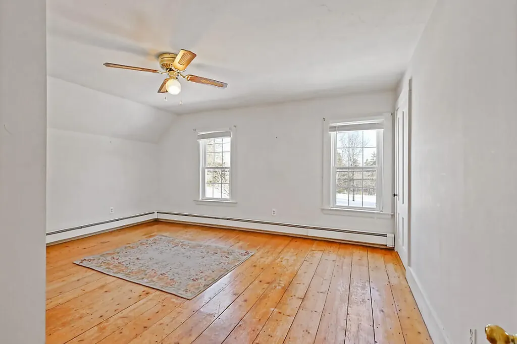 444 W Auburn Road Auburn ME 04210