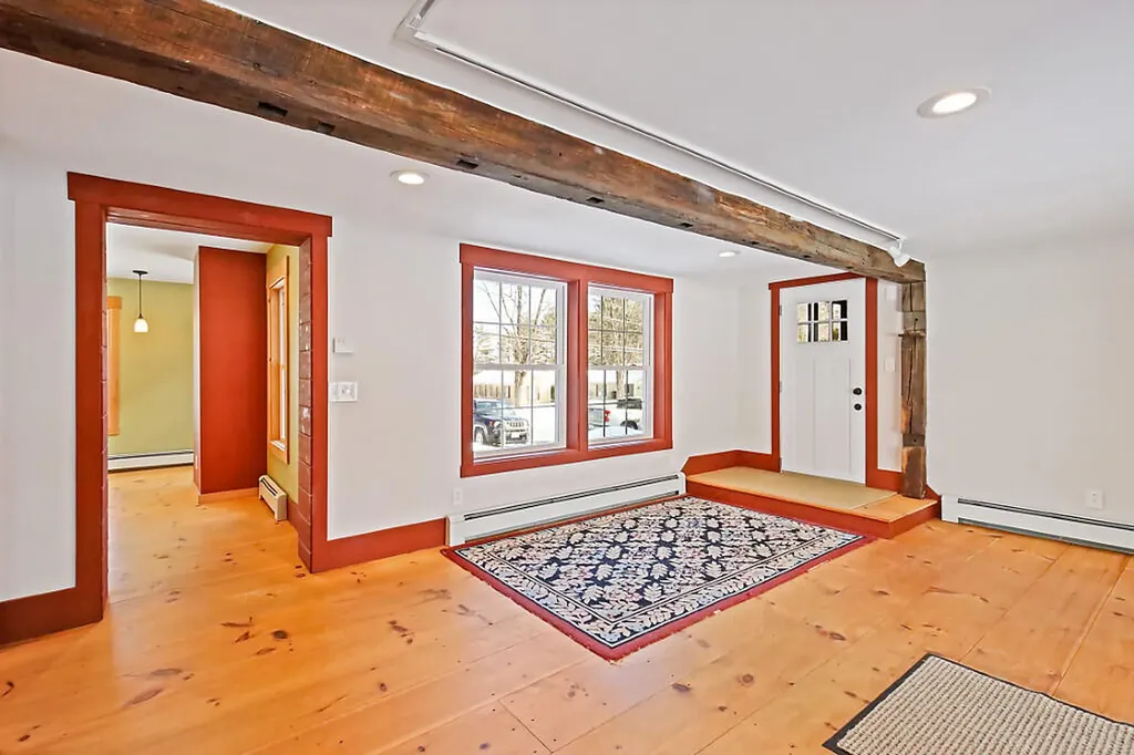 444 W Auburn Road Auburn ME 04210
