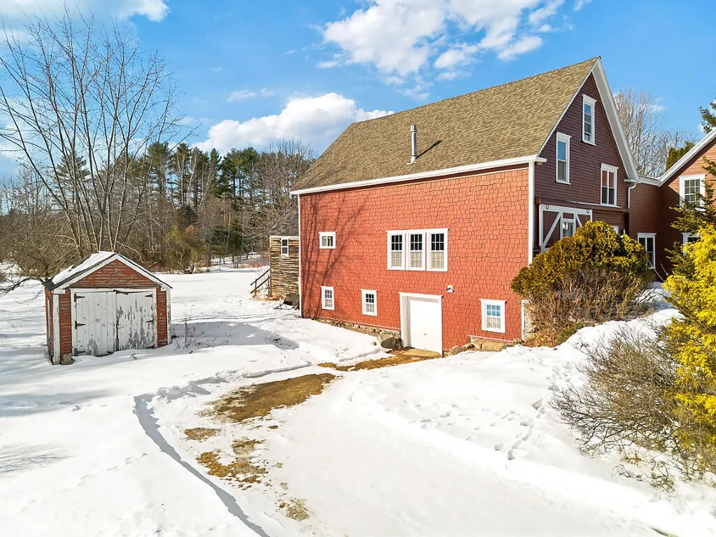 444 W Auburn Road Auburn ME 04210