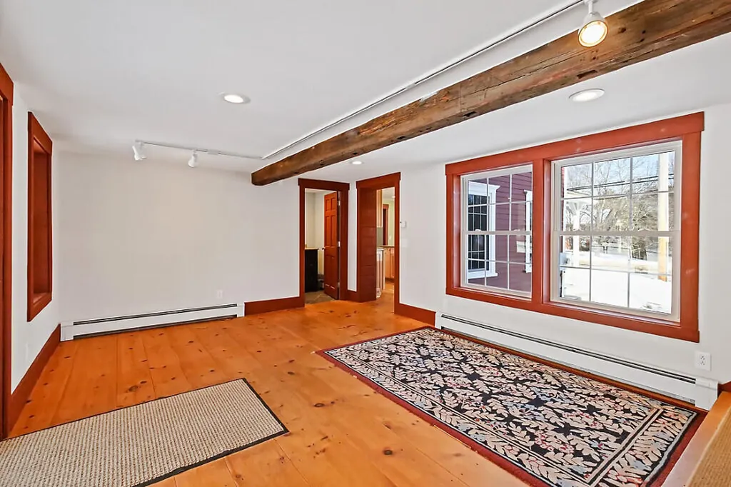 444 W Auburn Road Auburn ME 04210
