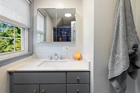 444 W Auburn Road Auburn ME 04210
