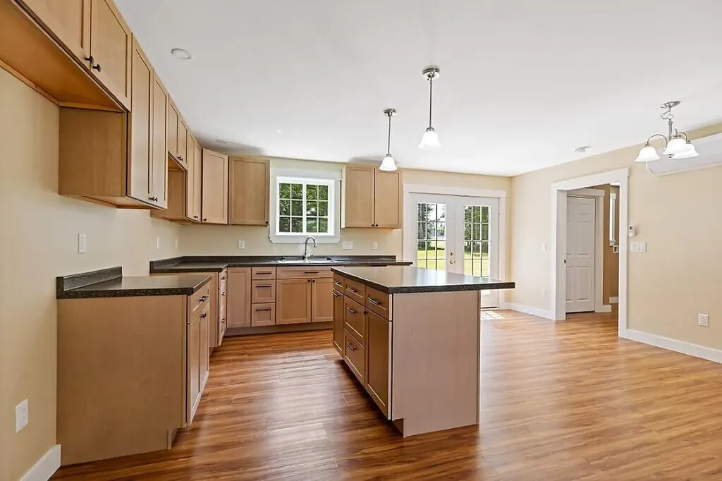 13 Chestnut Street Unity ME 04988