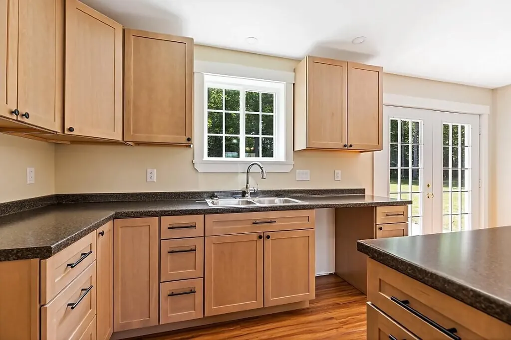 13 Chestnut Street Unity ME 04988