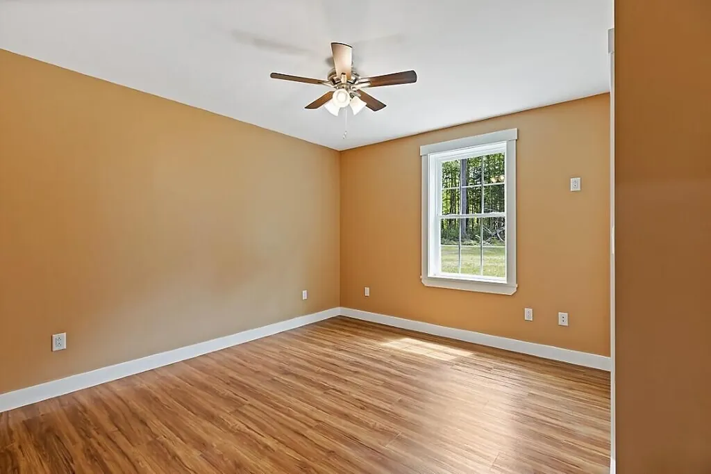 13 Chestnut Street Unity ME 04988