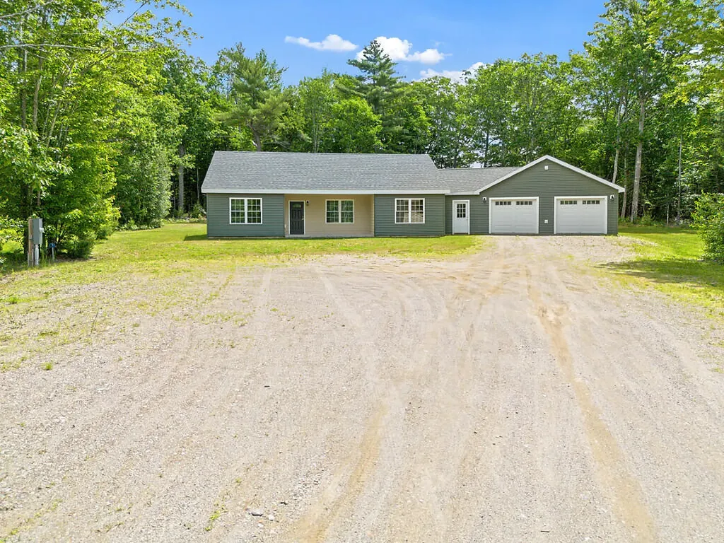 13 Chestnut Street Unity ME 04988