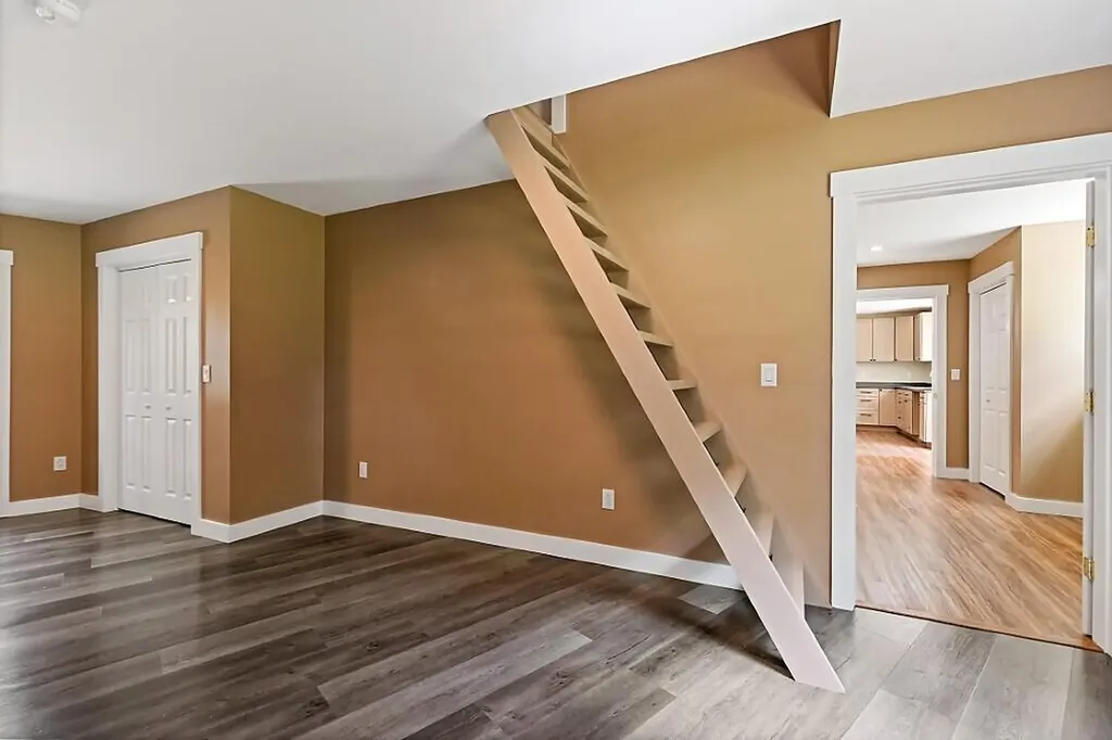 13 Chestnut Street Unity ME 04988