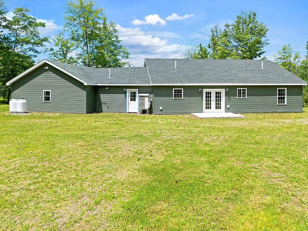 13 Chestnut Street Unity ME 04988