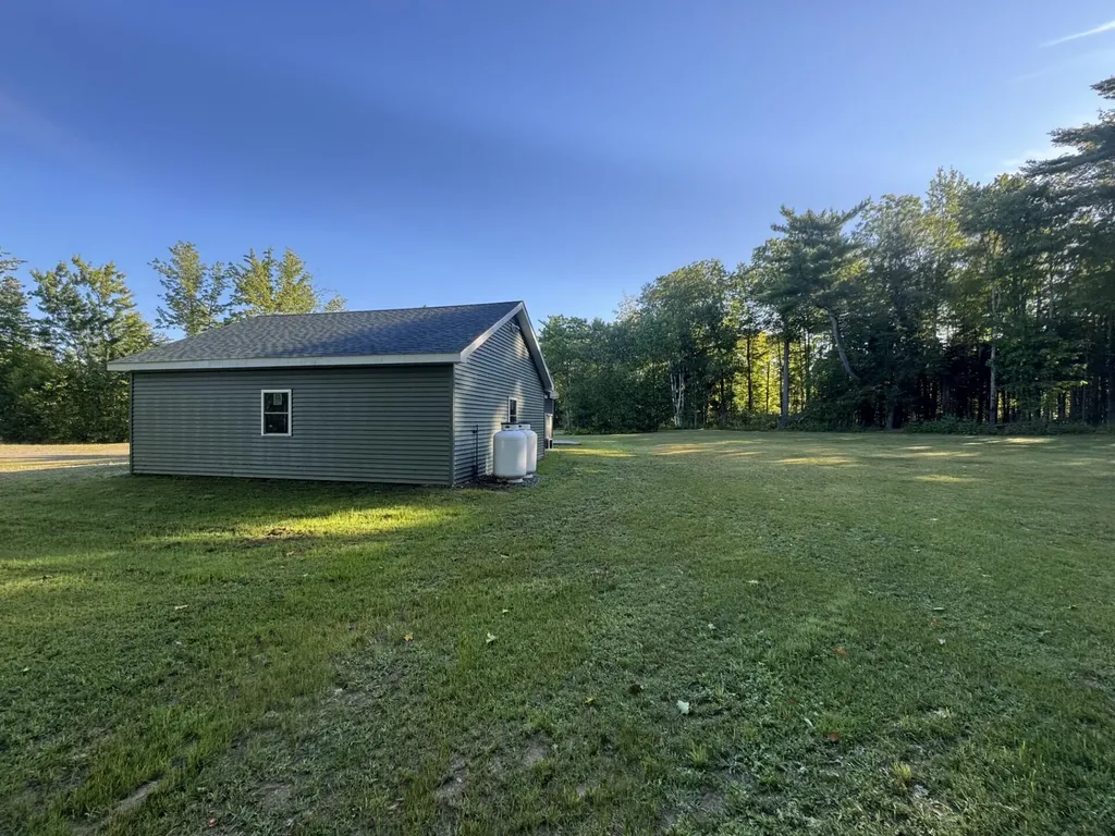 13 Chestnut Street Unity ME 04988