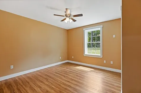 13 Chestnut Street Unity ME 04988