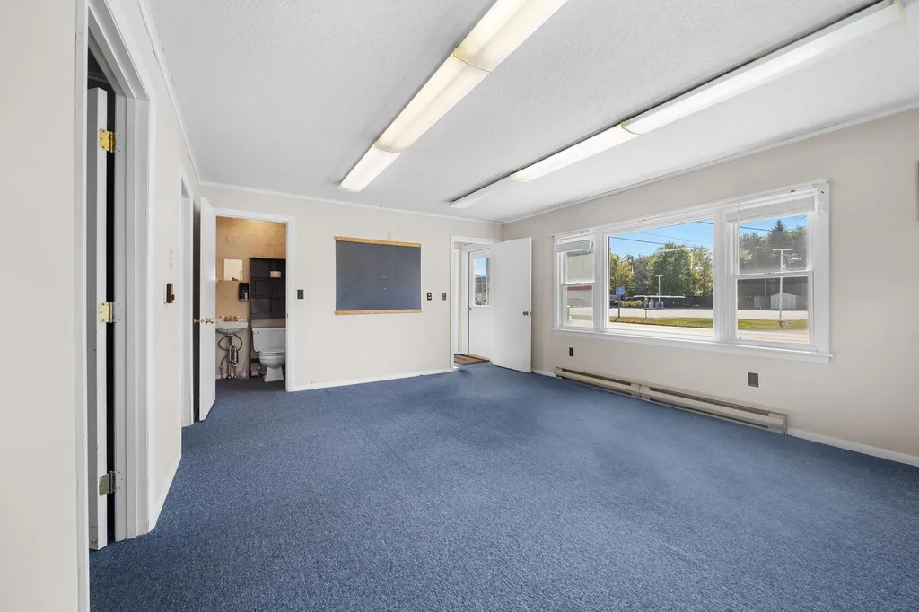 1530 Atlantic Highway Waldoboro ME 04572