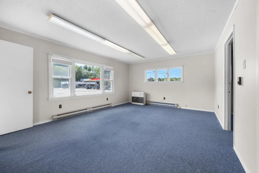 1530 Atlantic Highway Waldoboro ME 04572