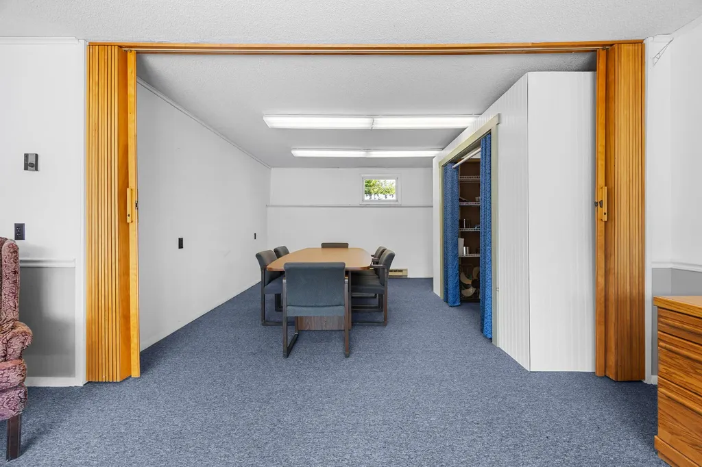 1530 Atlantic Highway Waldoboro ME 04572