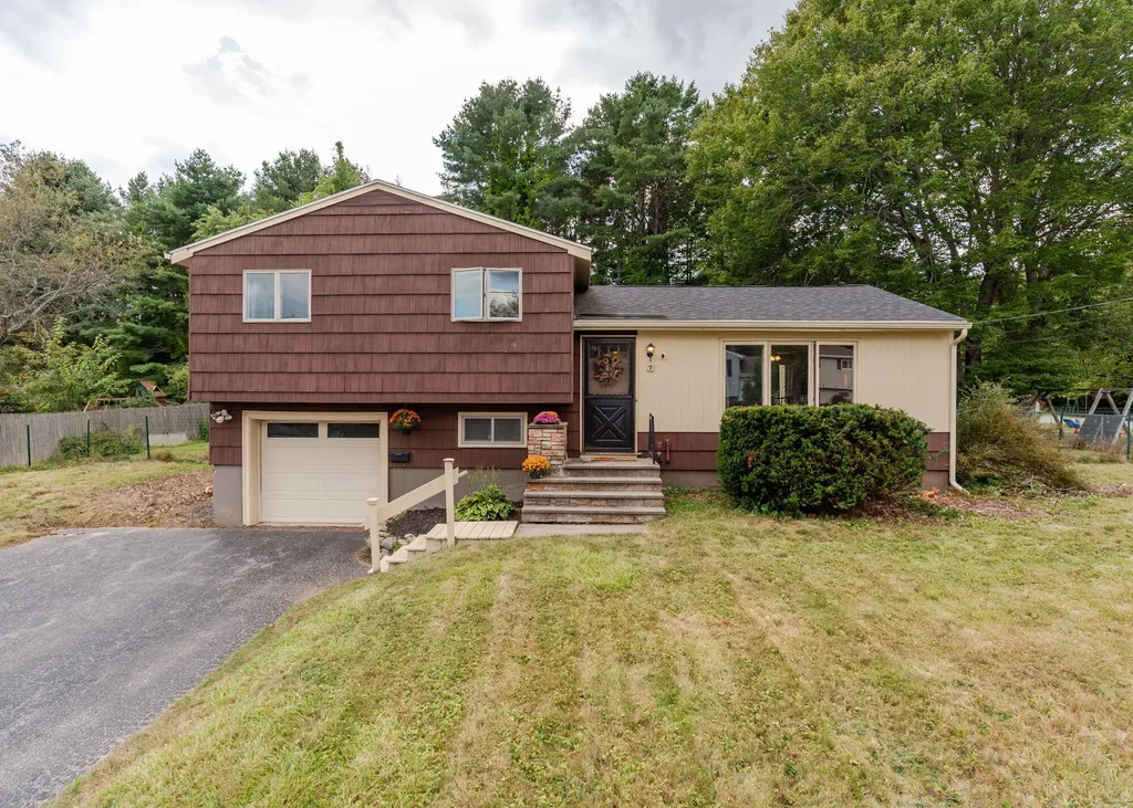 7 Pierce Lane Brunswick ME 04011