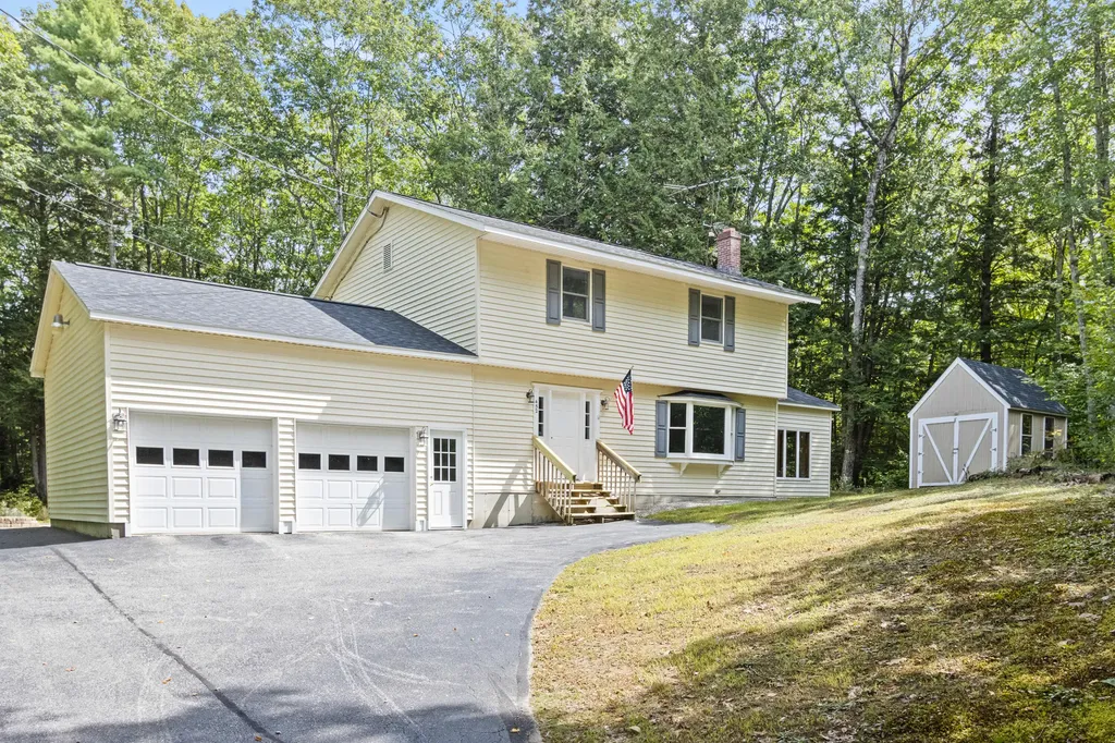 452 N Raymond Road Poland ME 04274