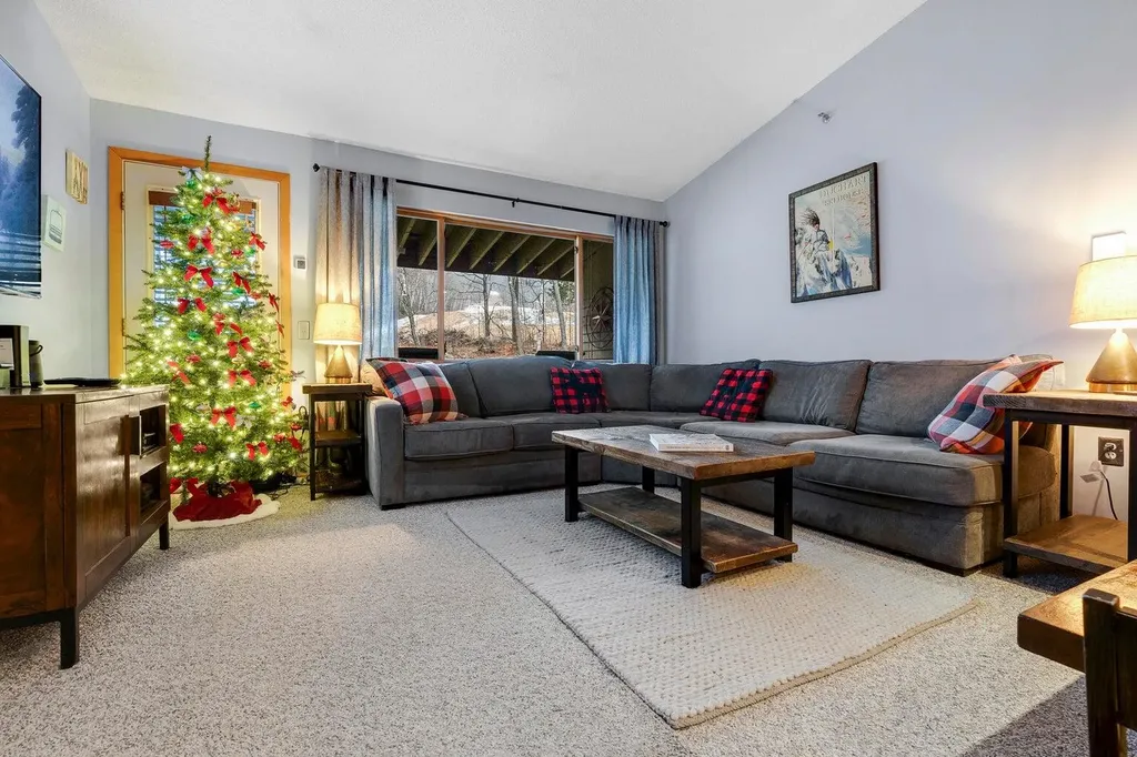 8 Sunrise Drive Newry ME 04261