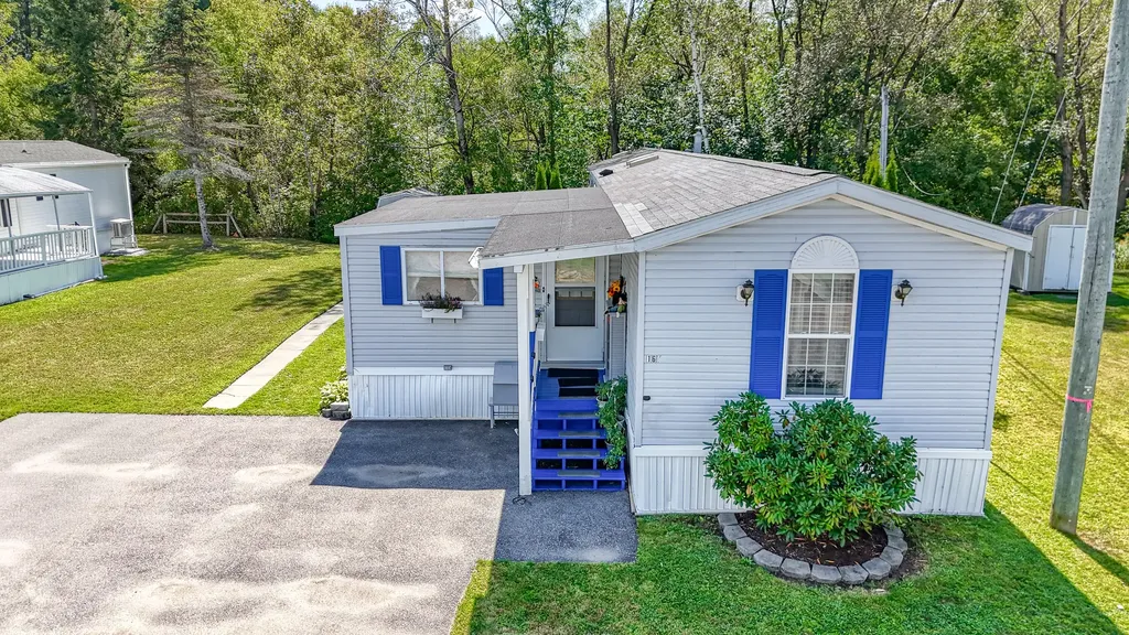 16 Garden Way Augusta ME 04330