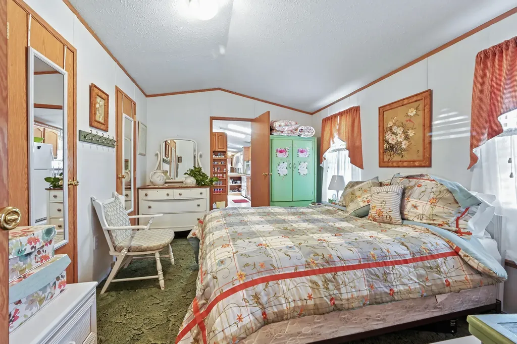 16 Garden Way Augusta ME 04330