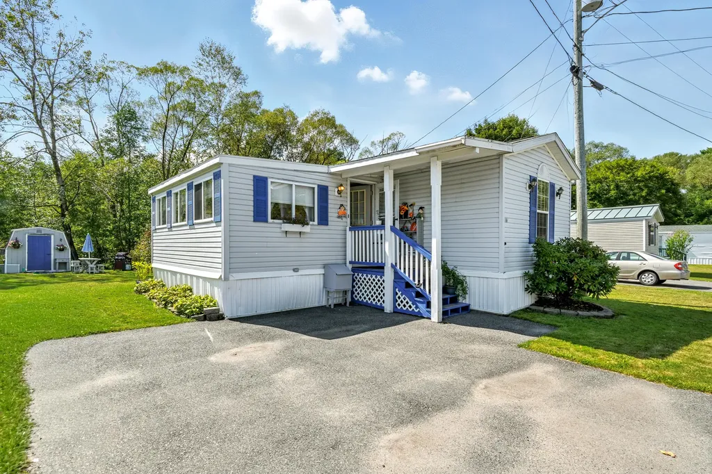 16 Garden Way Augusta ME 04330