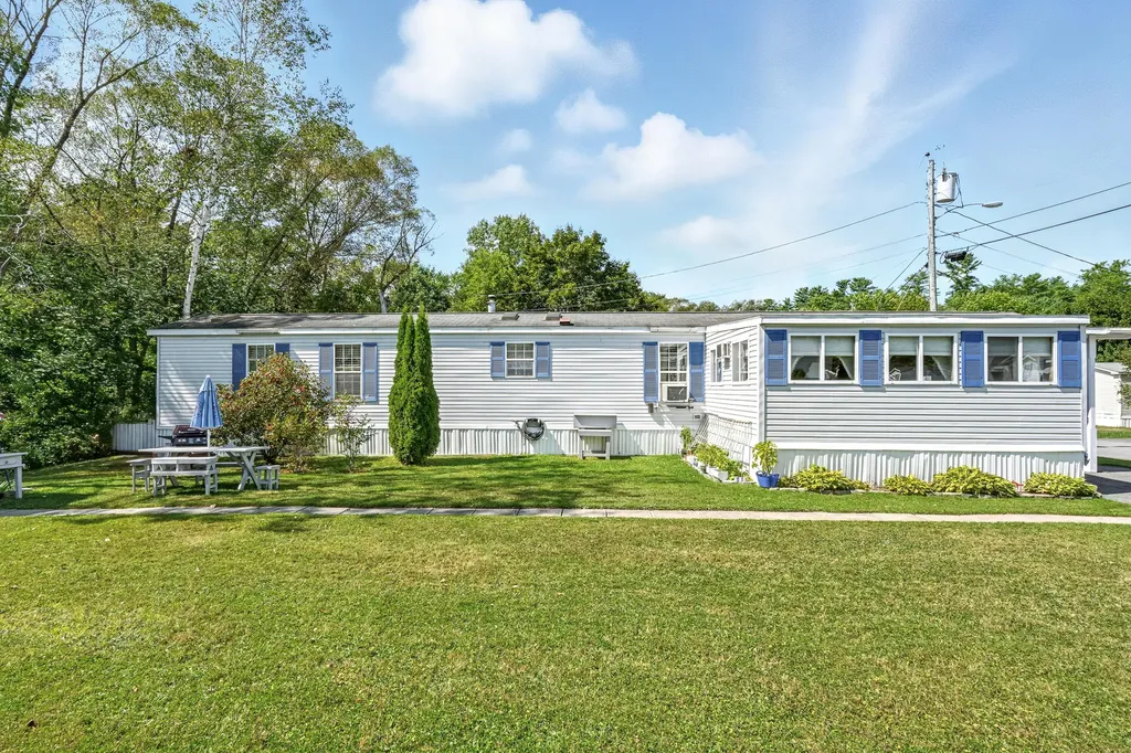 16 Garden Way Augusta ME 04330