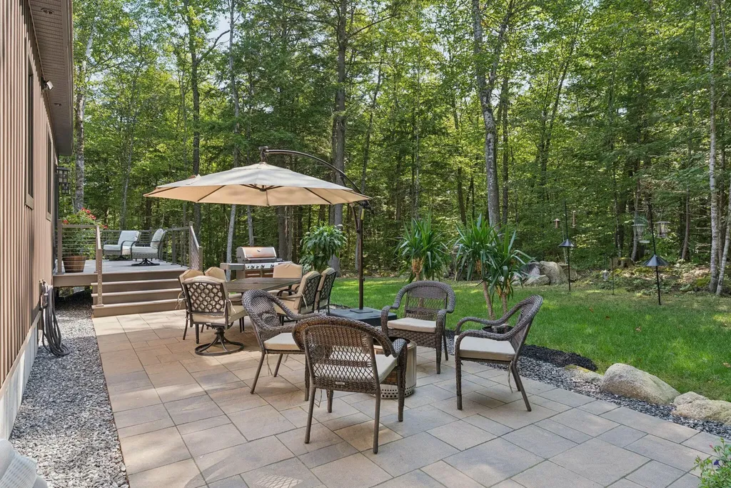 125 Whipporwill Drive Naples ME 04055