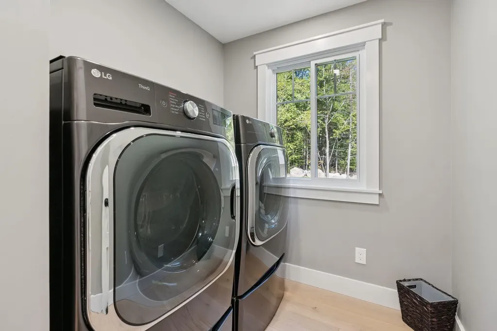 125 Whipporwill Drive Naples ME 04055