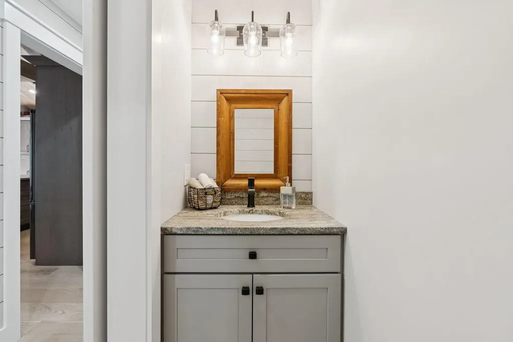 125 Whipporwill Drive Naples ME 04055