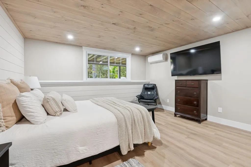 125 Whipporwill Drive Naples ME 04055