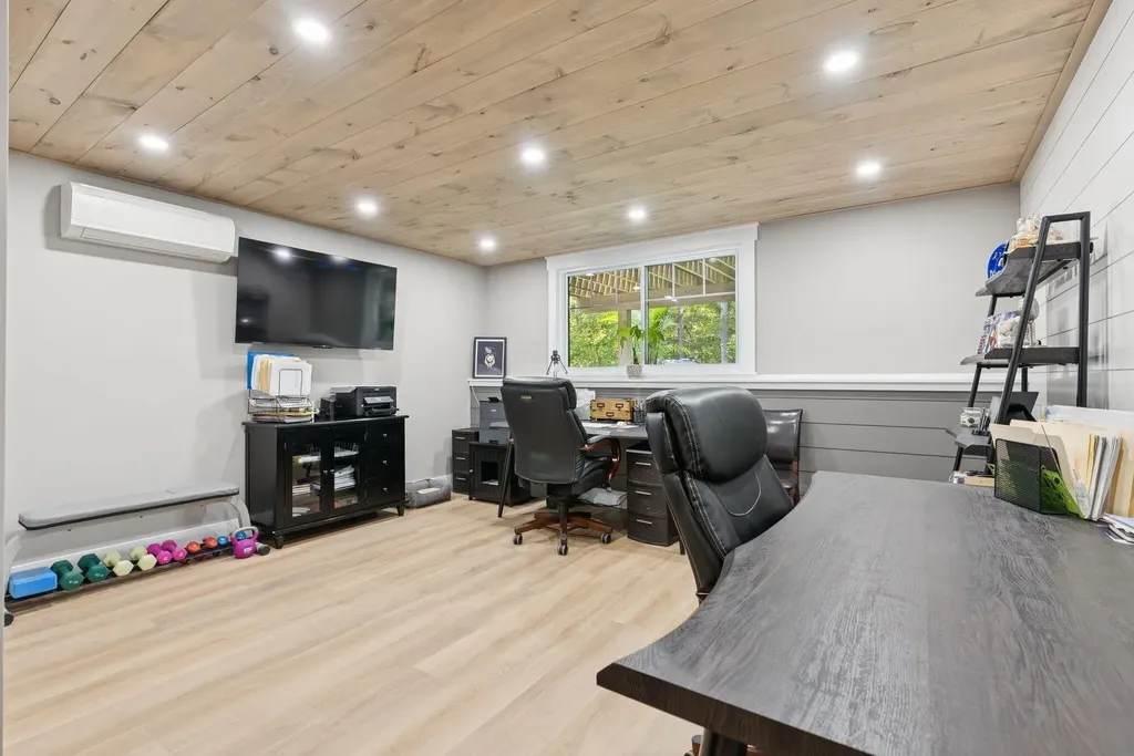 125 Whipporwill Drive Naples ME 04055