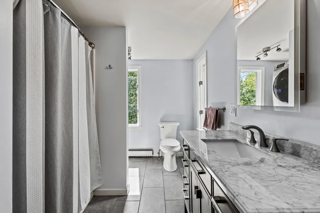 1083 Roosevelt Trail Windham ME 04062