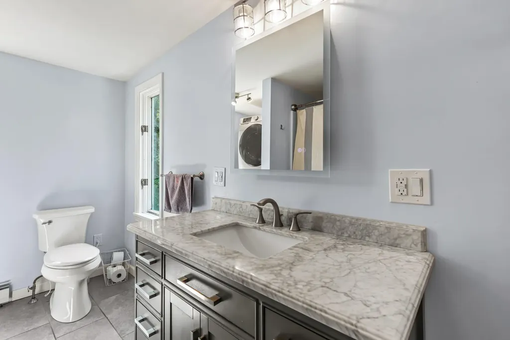 1083 Roosevelt Trail Windham ME 04062