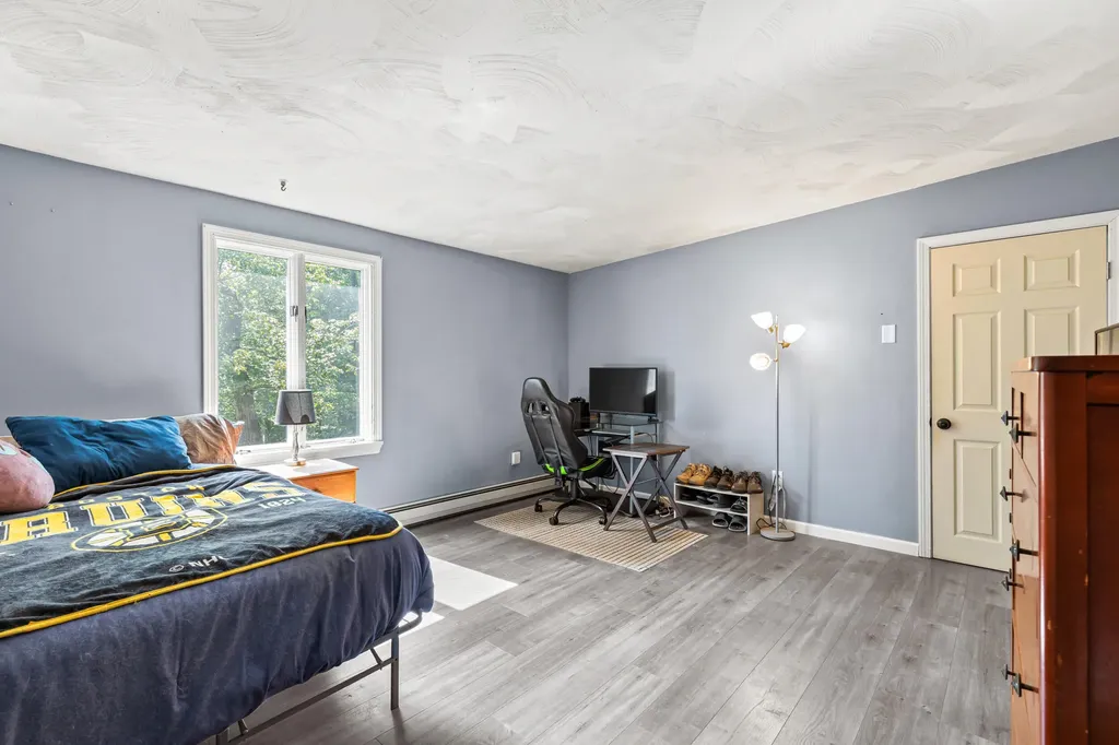 1083 Roosevelt Trail Windham ME 04062