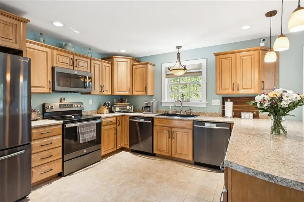 58 Lynn Avenue Brewer ME 04412