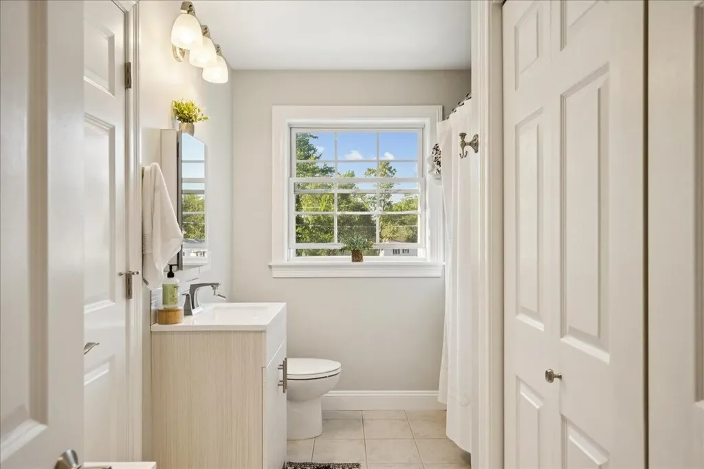 58 Lynn Avenue Brewer ME 04412