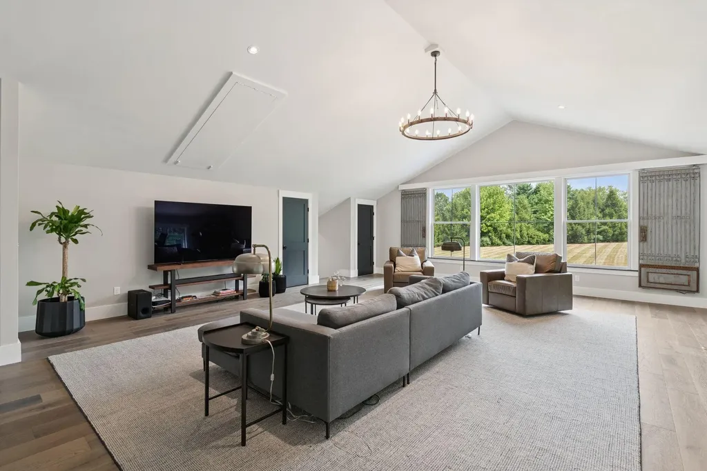 440 Blackstrap Road Falmouth ME 04105
