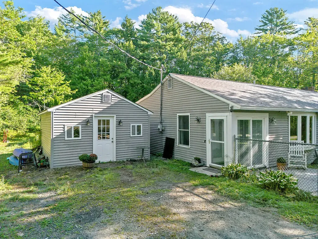 955 Northern Avenue Farmingdale ME 04344