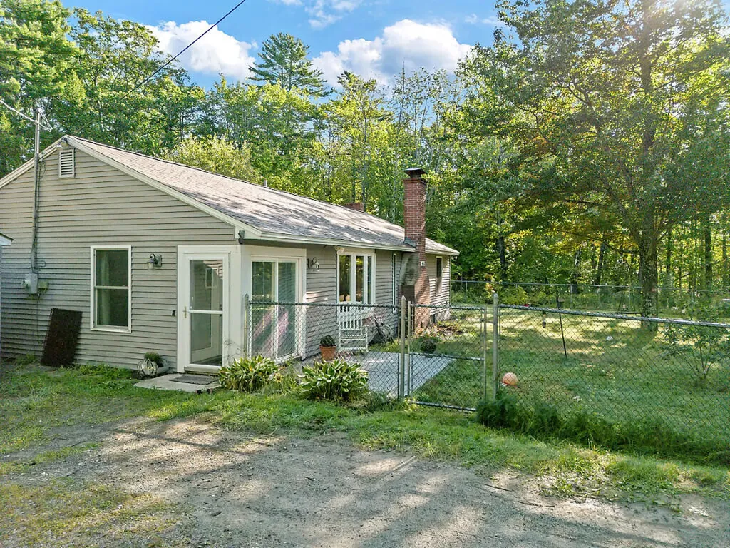 955 Northern Avenue Farmingdale ME 04344