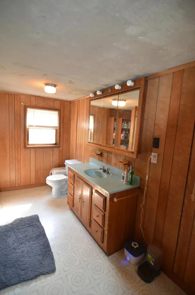 33 Coles Corner Road Winterport ME 04496