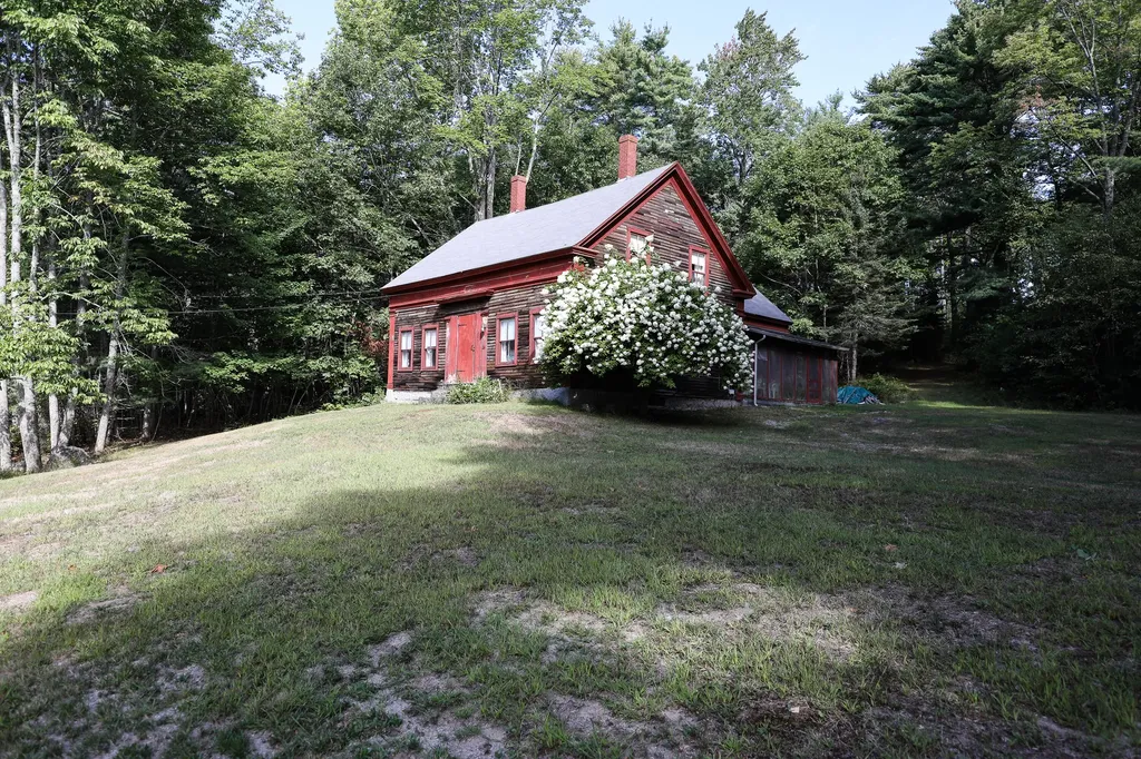 1021-1022 Surry Road Surry ME 04684
