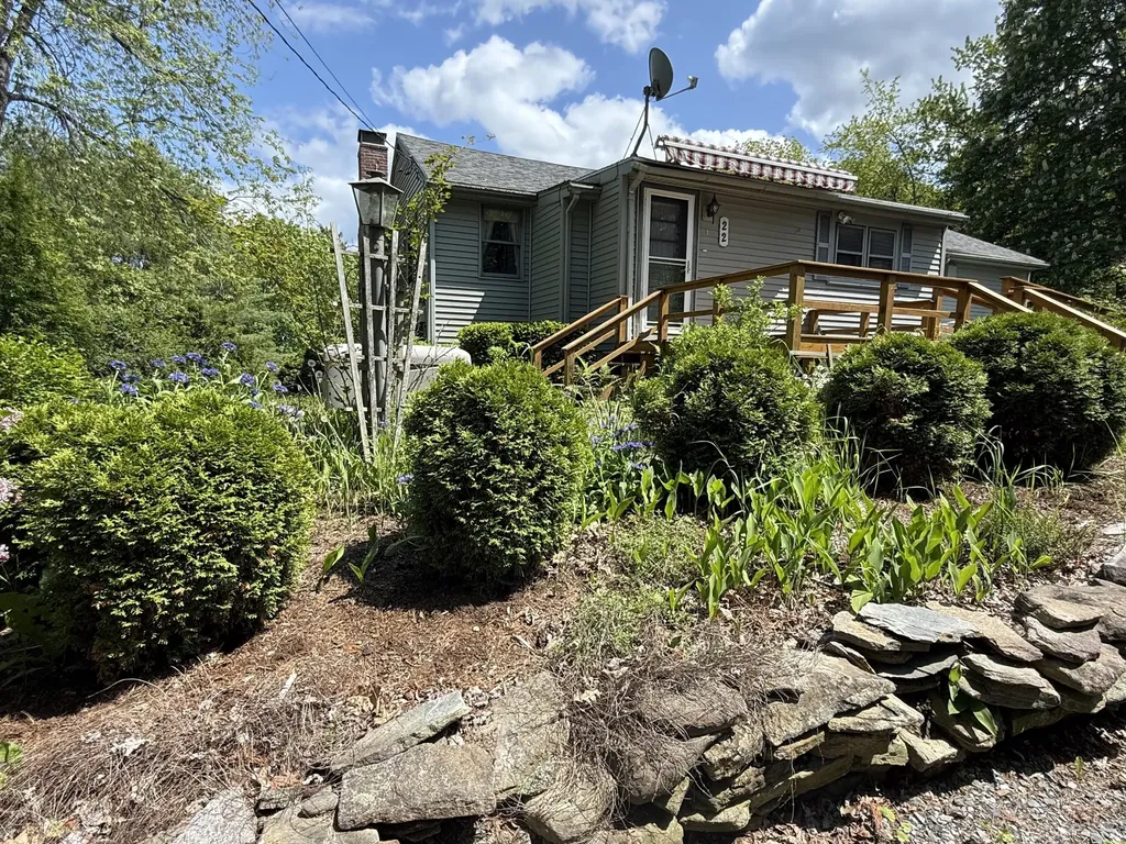 22 Sand Hill Road Wiscasset ME 04578