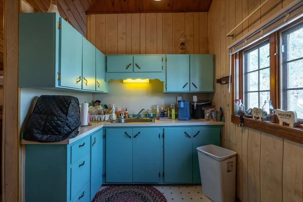 22 Sand Hill Road Wiscasset ME 04578