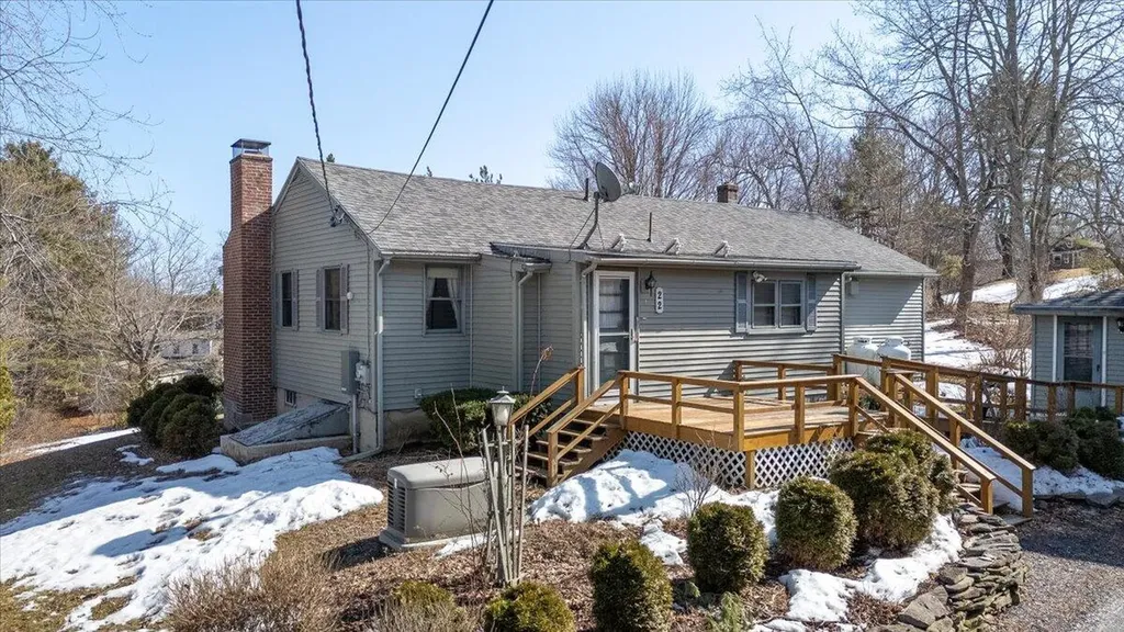 22 Sand Hill Road Wiscasset ME 04578