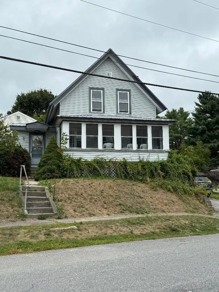 18 Oxford Street Augusta ME 04330