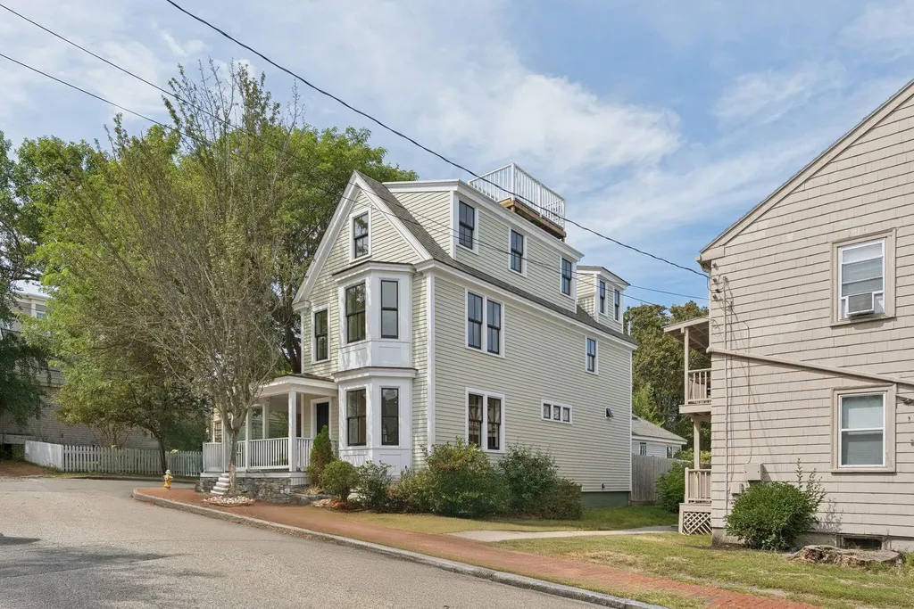 33 Turner Street Portland ME 04101