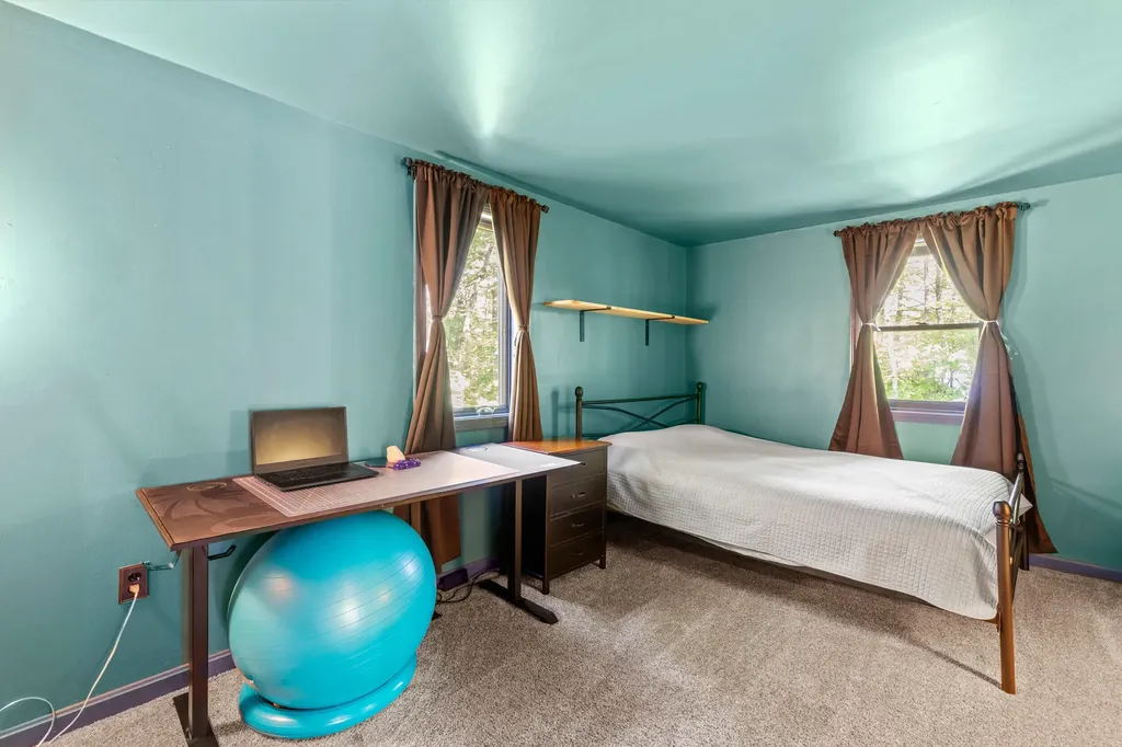 52 Perimeter Avenue Standish ME 04084