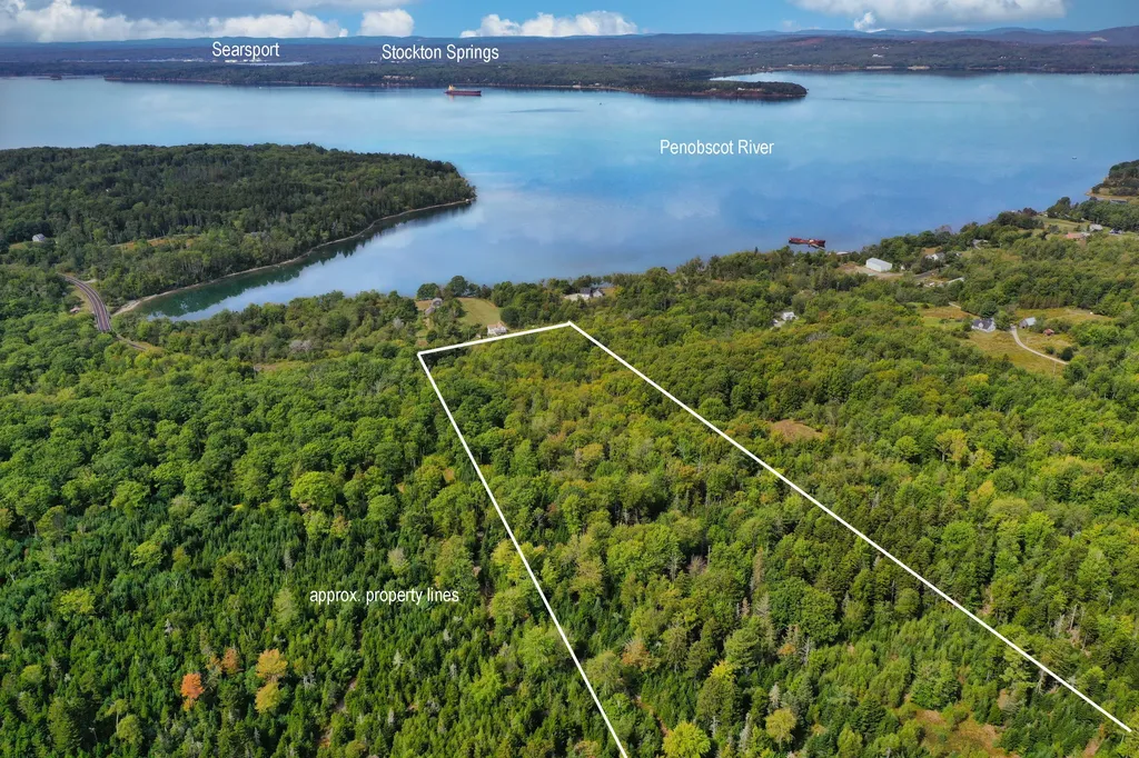 15 Me-166 Route Penobscot ME 04476