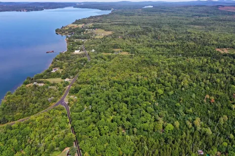 15 Me-166 Route Penobscot ME 04476