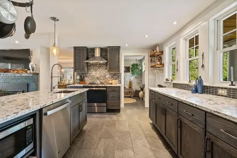 144 Two Lights Road Cape Elizabeth ME 04107